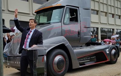 Cummins Unveils Class 7 All-Electric Daycab Tractor